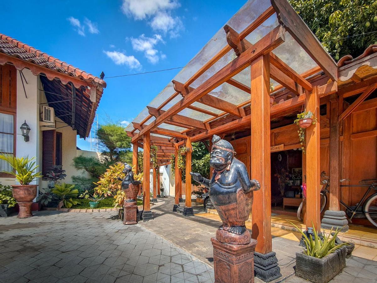 Dem Ayem Heritage Guest House Yogyakarta Exterior photo